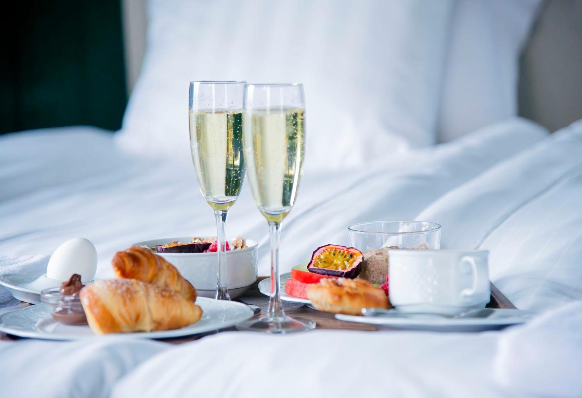 Park Hotel Linkoeping Fawlty Towers 외부 사진