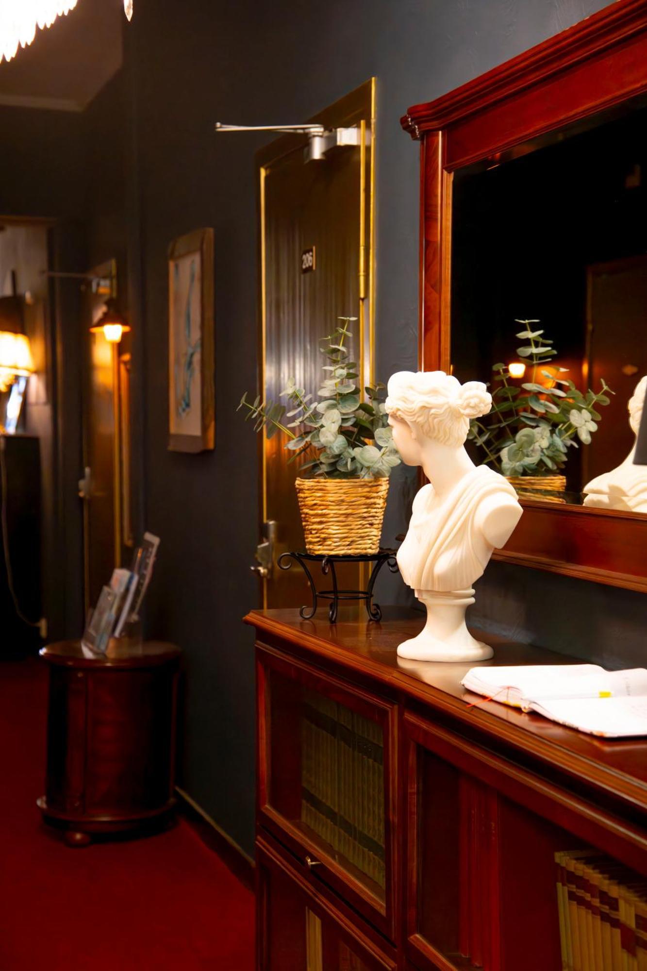 Park Hotel Linkoeping Fawlty Towers 외부 사진