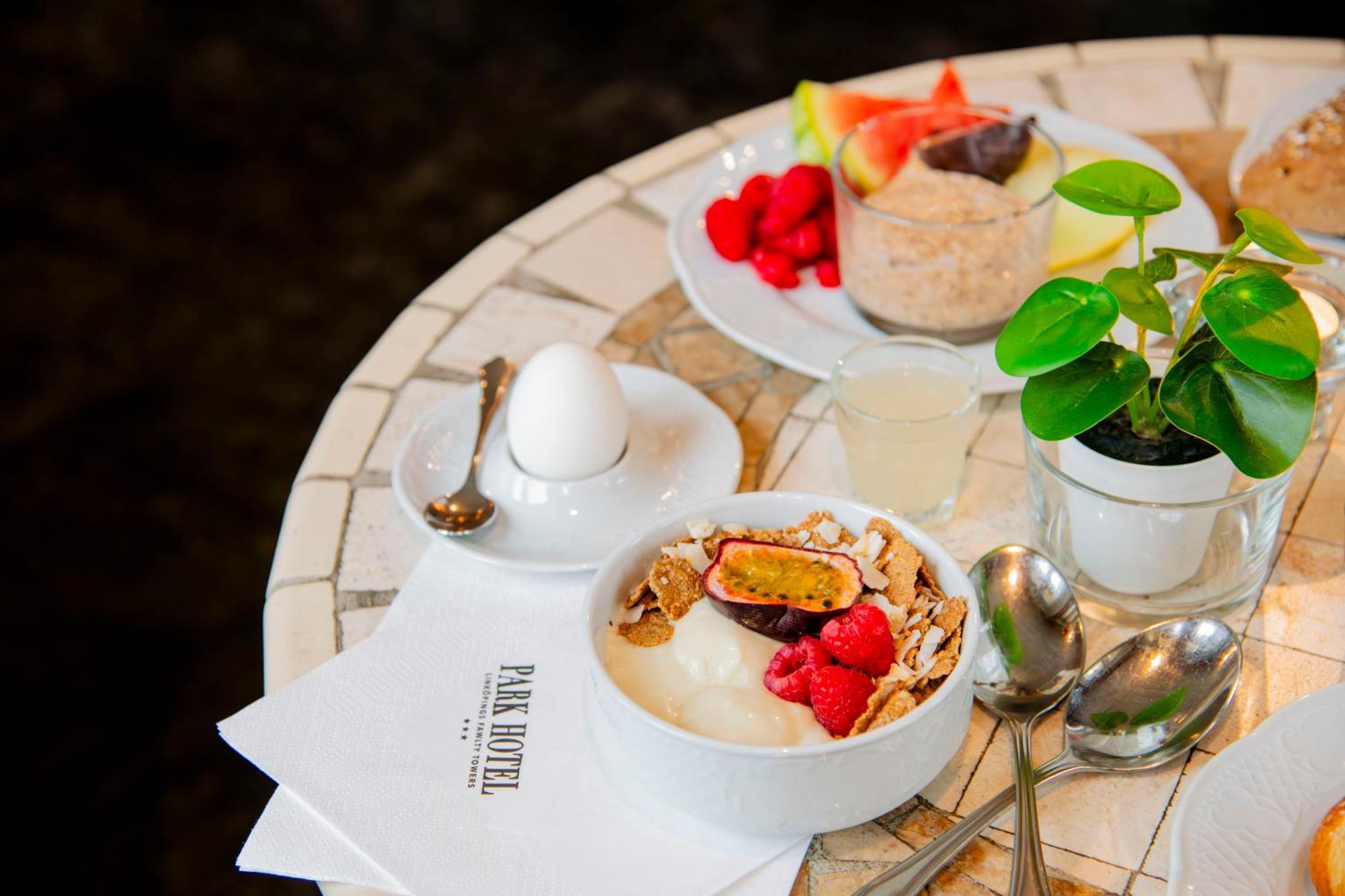 Park Hotel Linkoeping Fawlty Towers 외부 사진